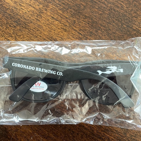 NWT CORONADO BREWING COMPANY Black Sunglasses, UV Protection from San Diego, CA - Picture 8 of 8